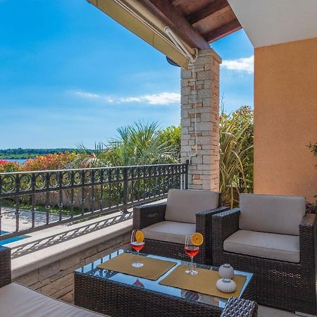Ferienhaus In Pomer Mit Privatem Beheizten Pool Und Meerblick Exteriér fotografie